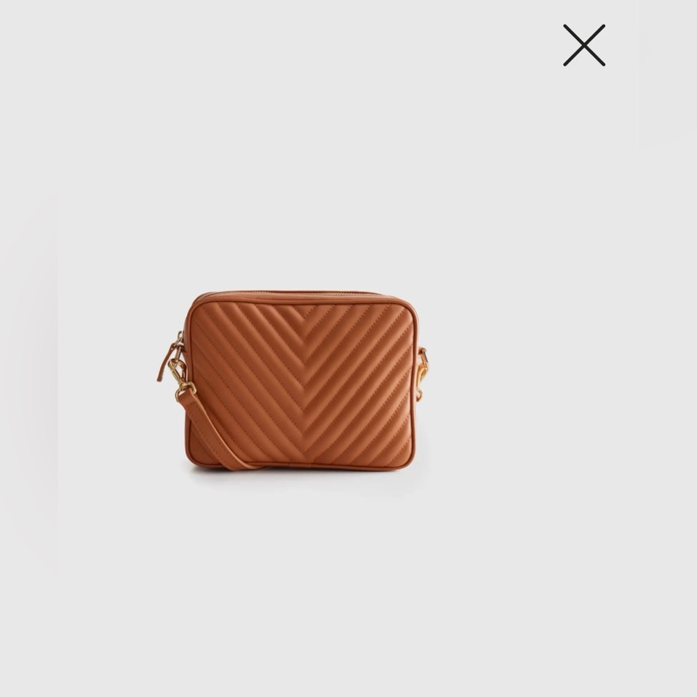 Quince Italian Leather  Quilted Crossbody Bag 6x8.5x3” Cognac  $229MSRP - Picture 3 of 14